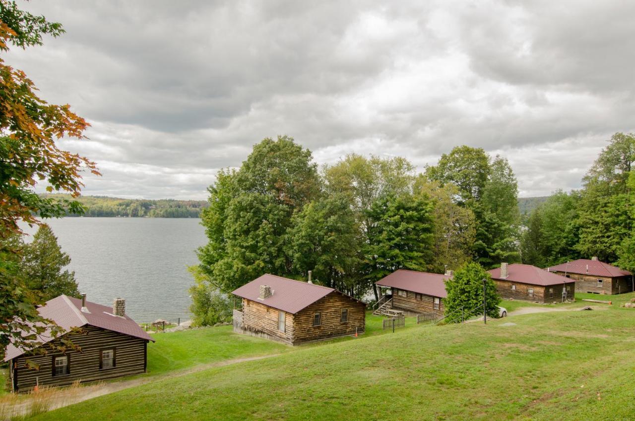 Mountain Lake Cottages Westmore Exterior photo
